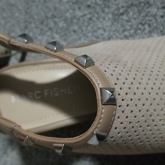 Marc Fisher Beige Suede Heeled Sandals 6M - Picture 3 of 10